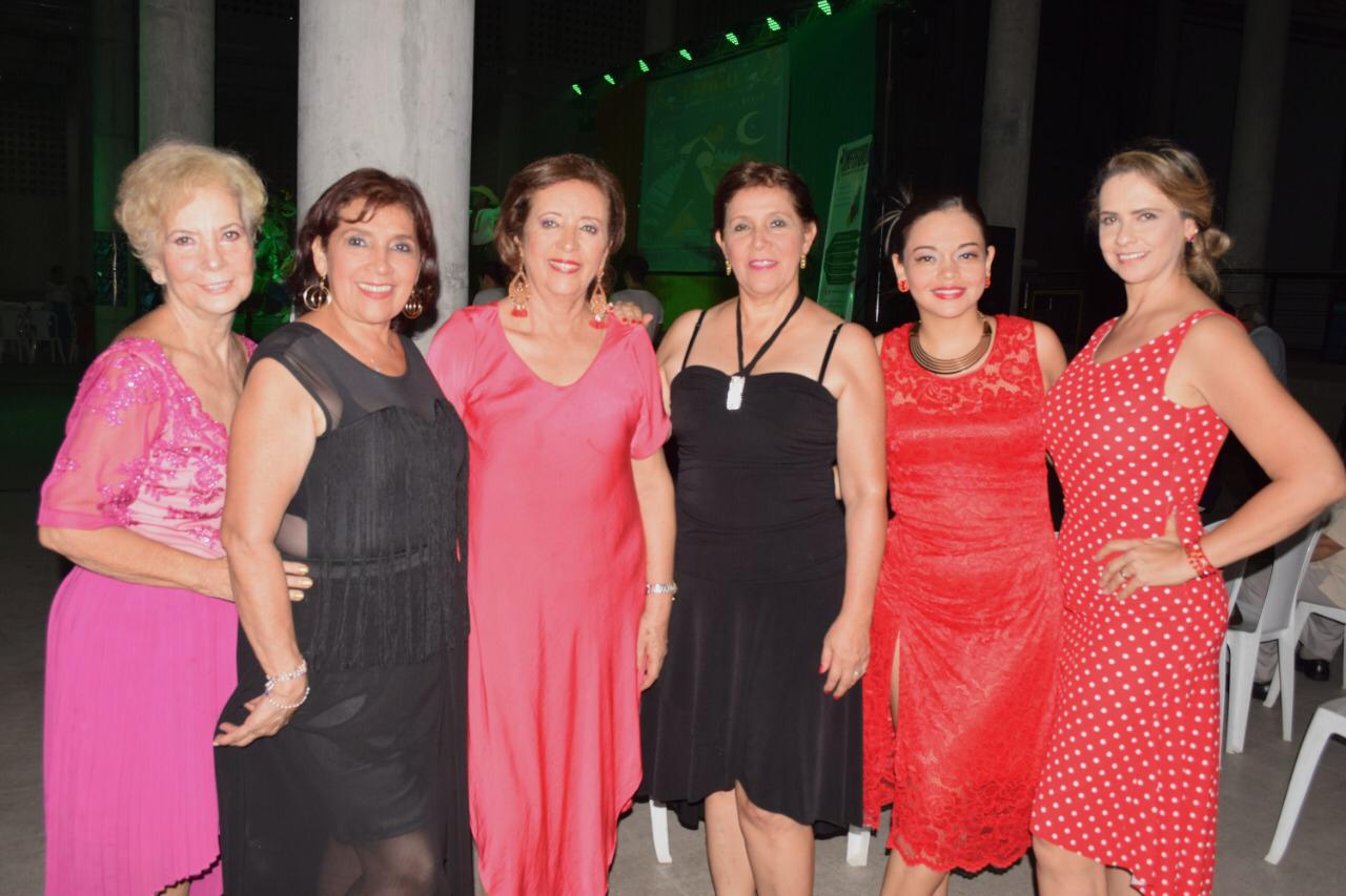 Inés Liévano, Delmira Sánchez, Beatriz de los Ríos, María Cristina Sánchez, Leidy Vargas y María Eugenia Gómez.